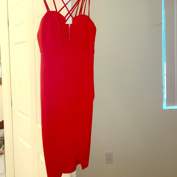 Red sexy dress with slit - Picture 2 of 4